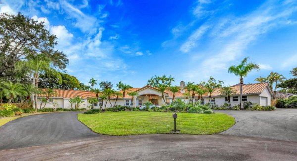 8840 SW 102nd Ter Miami, FL 33176
