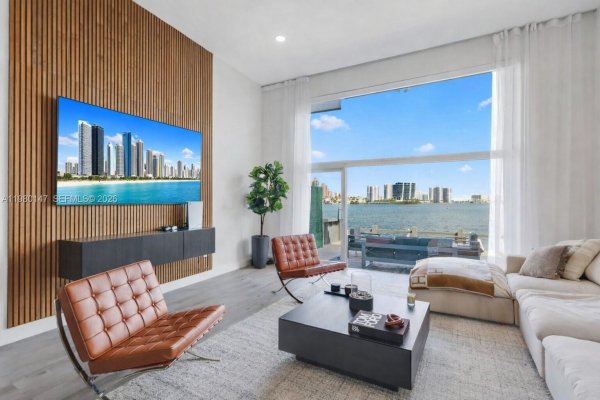 3927 NE 171st St #C North Miami Beach, FL 33160