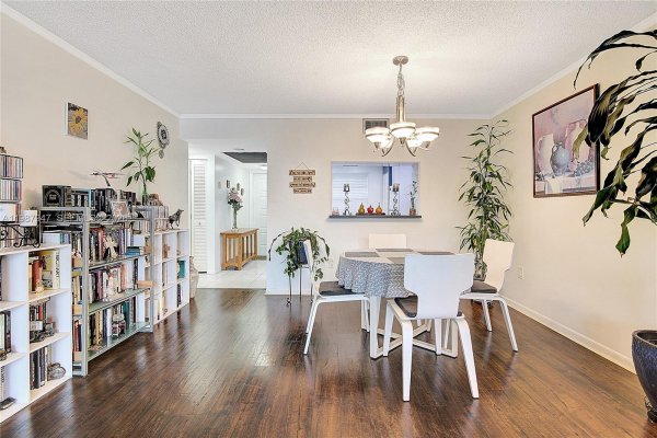 1100 Colony Pt Cir #302 Pembroke Pines, FL 33026