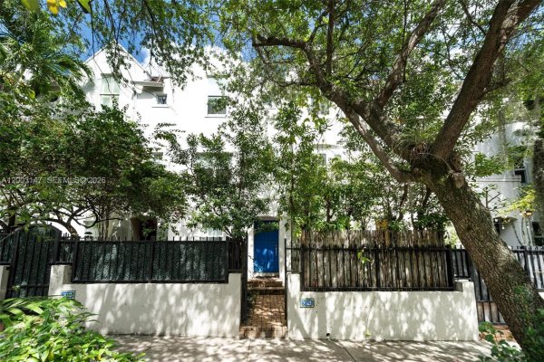 3021 Virginia St #11 Miami, FL 33133