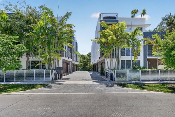 700 NE 14th Ave #311 Fort Lauderdale, FL 33304