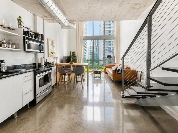 690 SW 1st Ct #2314 Miami, FL 33130