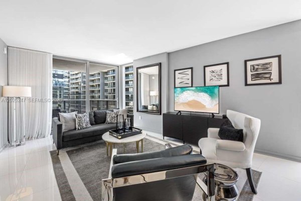 31 SE 6th St #2101 Miami, FL 33131