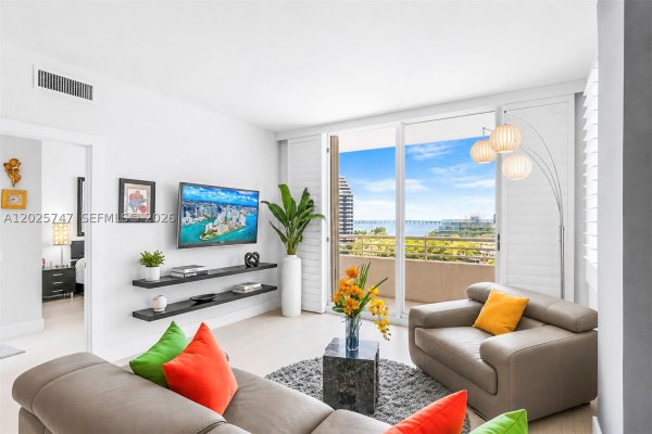 888 Brickell Key Dr #1002 Miami, FL 33131