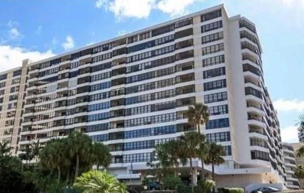 500 Three Iss Blvd #314 Hallandale Beach, FL 33009