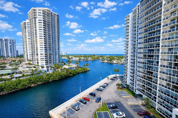 20505 E Country Clb Dr #1033 Aventura, FL 33180