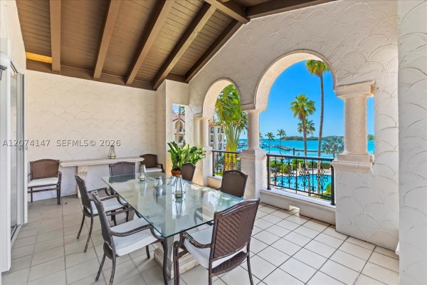 2134 Fisher Is Dr #2134 Miami Beach, FL 33109