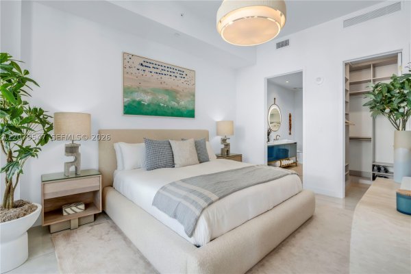 2655 S Bayshore Dr #1406 Miami, FL 33133