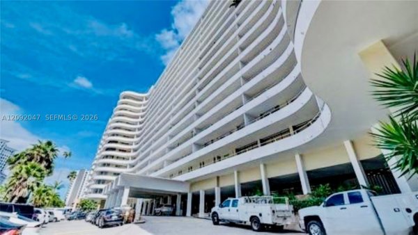 5555 Collins Ave #7P Miami Beach, FL 33140