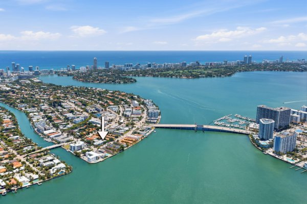 2183 Bay Miami Beach, FL 33141