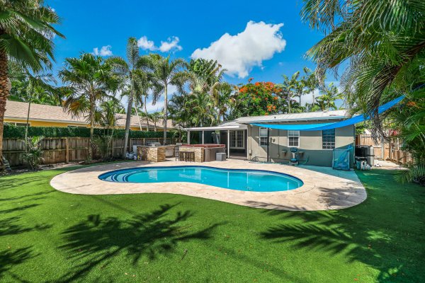 1432 NE 2nd Fort Lauderdale, FL 33304