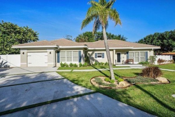 2622 NE 27th Lighthouse Point, FL 33064