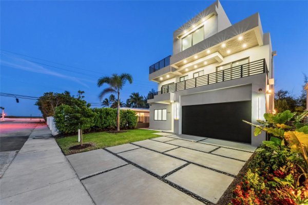 3320 NE 17th St Fort Lauderdale, FL 33305