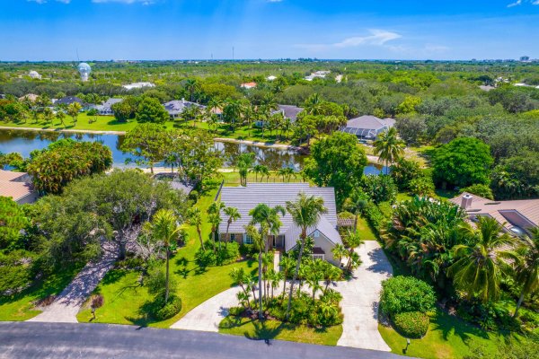 18360 SE Lakeside Tequesta, FL 33469