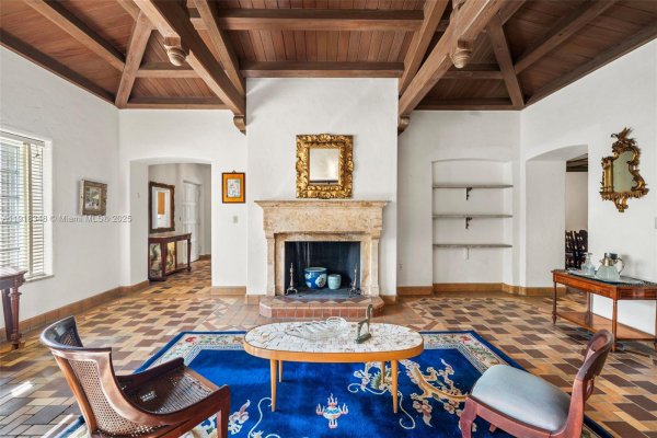 3586 Flamingo Dr Miami Beach, FL 33140