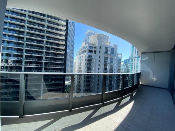 1000 Brickell Plz #3207 Miami, FL 33131