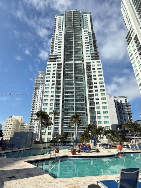 253 NE 2nd St #908 Miami, FL 33132