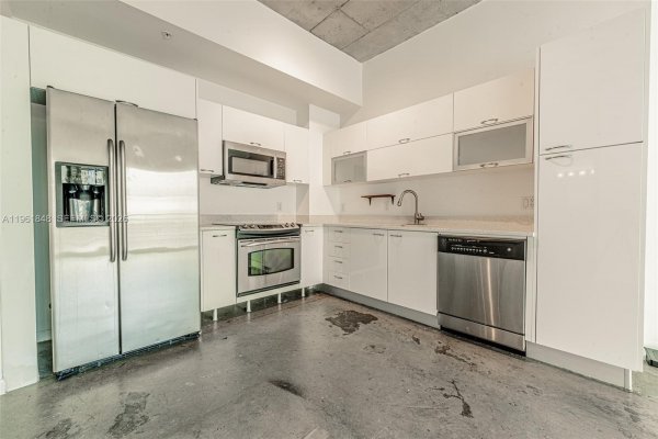 133 NE 2nd Ave #308 Miami, FL 33132