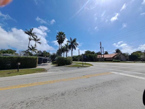 16761 SW 92nd Ave Palmetto Bay, FL 33157