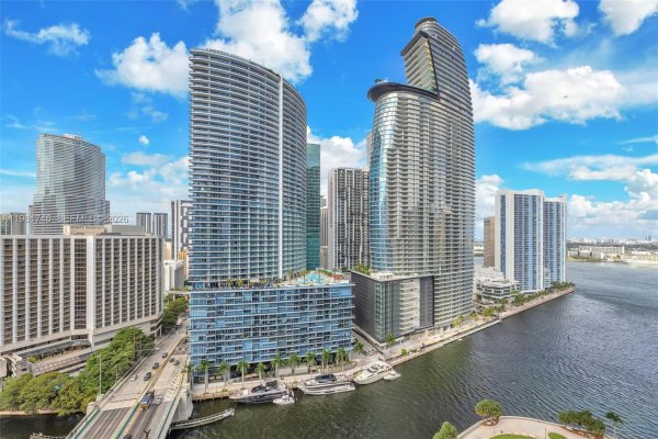 485 Brickell Ave #2503 Miami, FL 33131