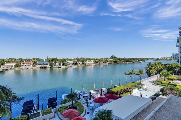 5600 Collins Ave #5R Miami Beach, FL 33140