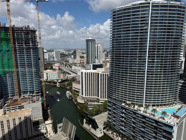 465 Brickell Ave #3906 Miami, FL 33131