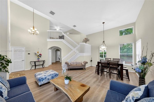 1511 NW 168th Ave Pembroke Pines, FL 33028