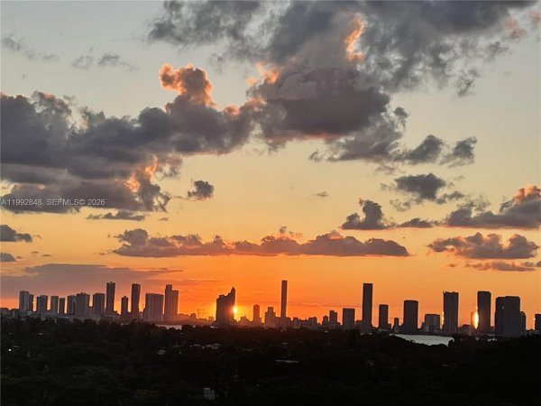 2655 Collins Ave #1204 Miami Beach, FL 33140