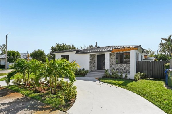 5152 SW 6th St Miami, FL 33134