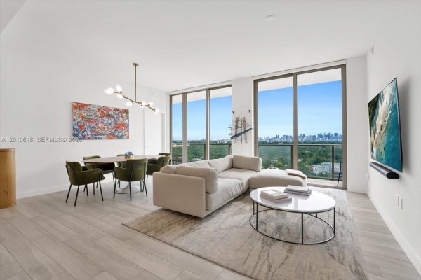 2678 Tigertail Ave #1404 Miami, FL 33133