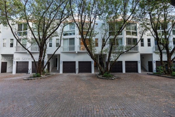 325 Meridian Ave #5 Miami Beach, FL 33139