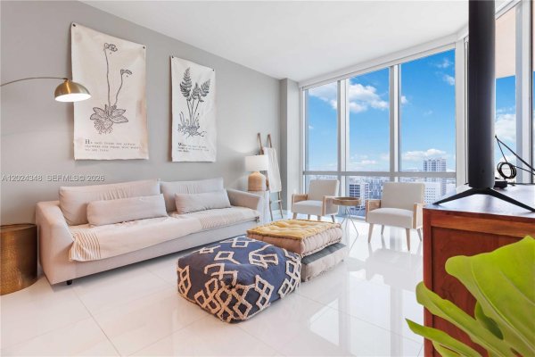 851 NE 1st Ave #3006 Miami, FL 33132