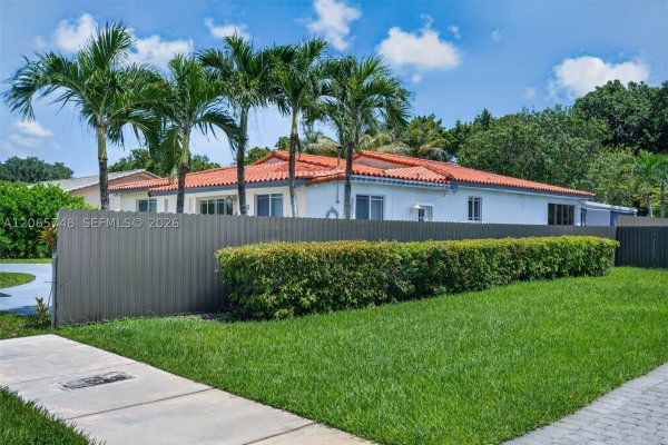 6010 SW 19th St Miami, FL 33155