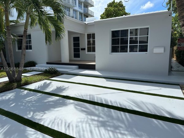 7820 Carlyle Ave Miami Beach, FL 33141
