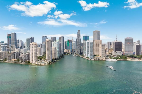 335 S Biscayne Blvd #2609 Miami, FL 33131