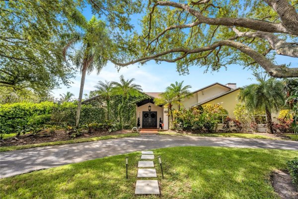 8440 SW 182nd Ter Palmetto Bay, FL 33157