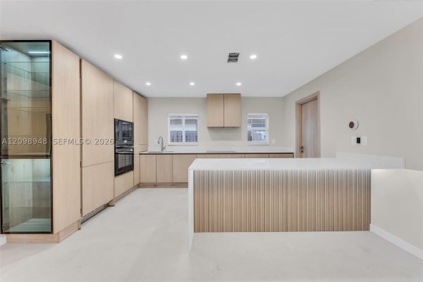 5419 NE 22nd Ave Fort Lauderdale, FL 33308