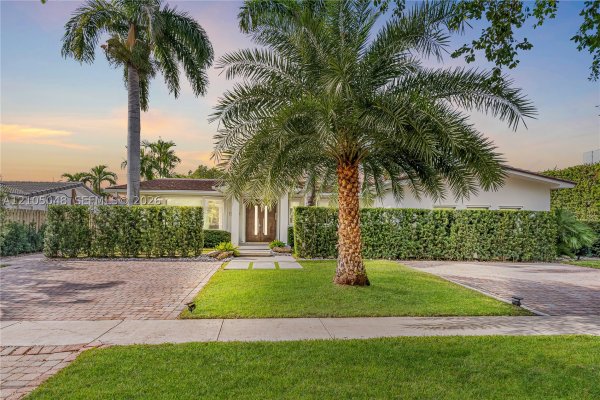 13100 Keystone Ter North Miami, FL 33181