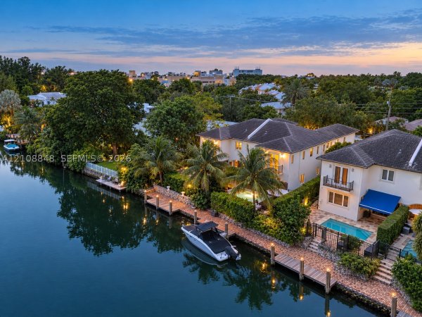 4815 University Dr Coral Gables, FL 33146
