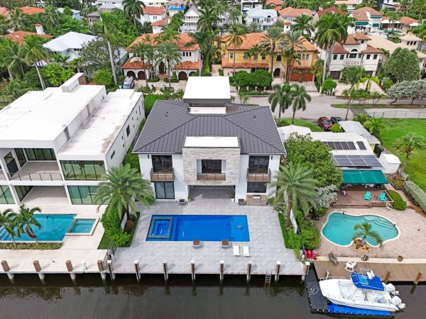 424 Coconut Isle Dr Fort Lauderdale, FL 33301