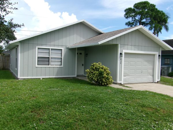 430 13th St Vero Beach, FL 32962