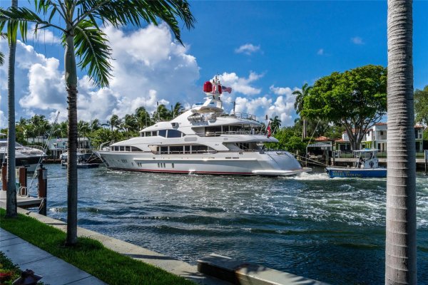 1000 SE 4th St #117 & 118 Fort Lauderdale, FL 33301