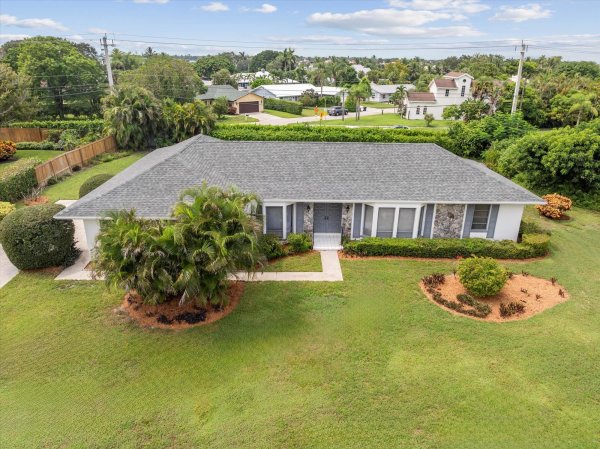 137 SE Turtle Crk Dr Jupiter, FL 33469