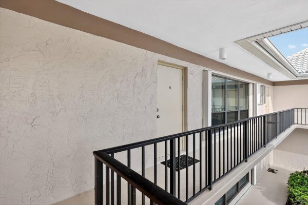 16 SE Turtle Crk #E Jupiter, FL 33469
