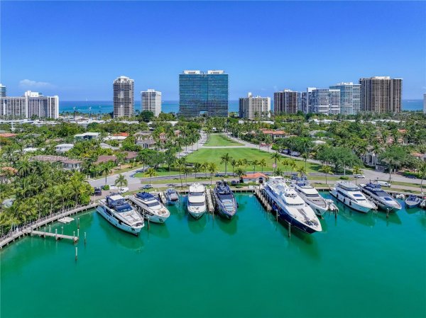 10201 Collins Ave #605 Bal Harbour, FL 33154