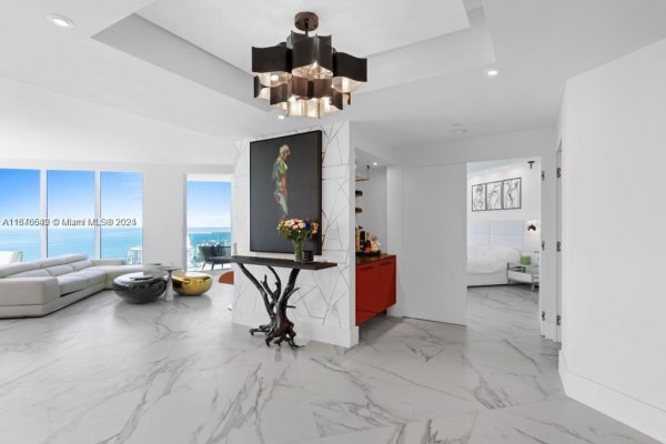 300 S Pointe Dr #2201 Miami Beach, FL 33139 300 S Pointe Dr #2201 Miami Beach, FL 33139