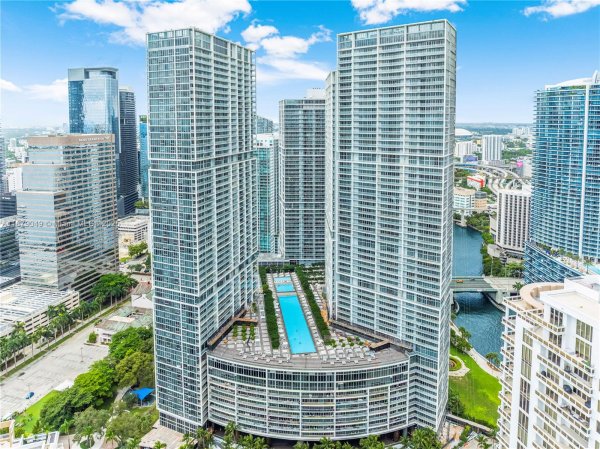 465 Brickell Ave #4801 Miami, FL 33131