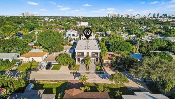 1220 NE 13th Ave Fort Lauderdale, FL 33304