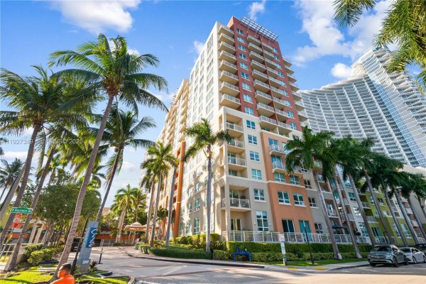 2000 N Bayshore Dr #1503 Miami, FL 33137