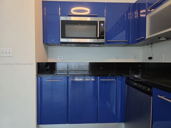 253 NE 2nd St #324 Miami, FL 33132